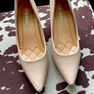 Nude Pumps